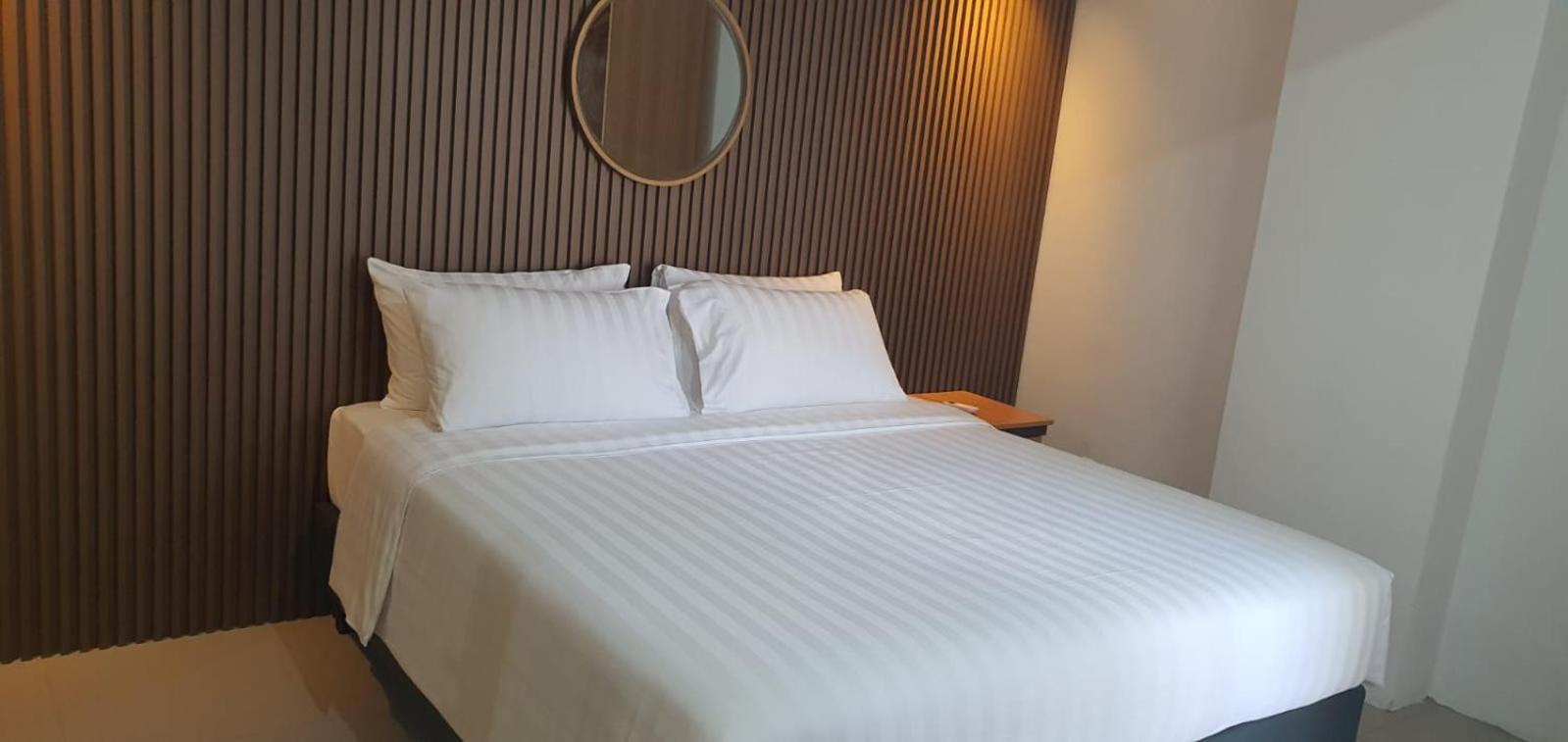 Nemuru Hotel Ciputat Pondokcabe Hilir Exterior photo